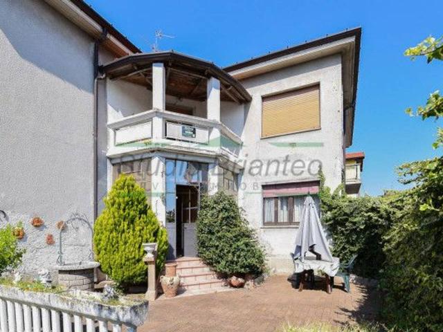 Villa Indipendente in vendita a Santa Valeria, Seregno