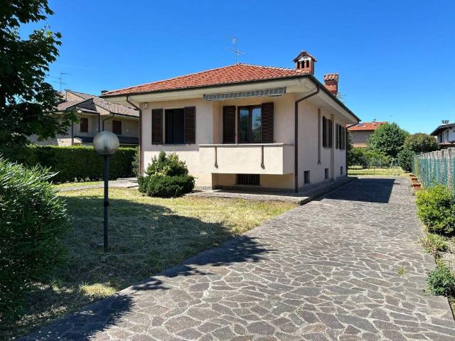 Villa Indipendente in vendita a San Rocco, Seregno