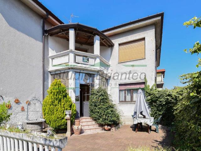 Villa Indipendente in vendita a Santa Valeria, Seregno
