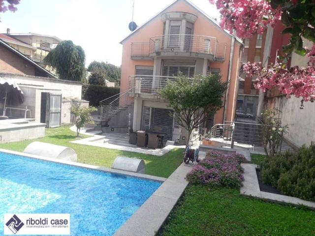Villa Indipendente in vendita a San Rocco, Seregno