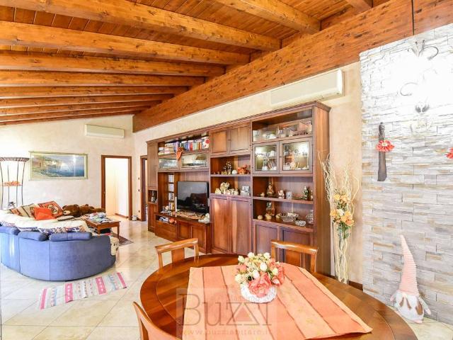 Villa Indipendente in vendita a Santa Valeria, Seregno