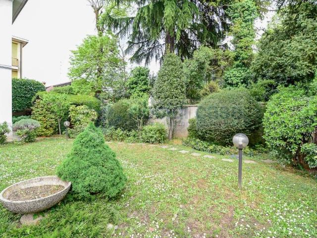 Villa Indipendente in vendita a Santa Valeria, Seregno