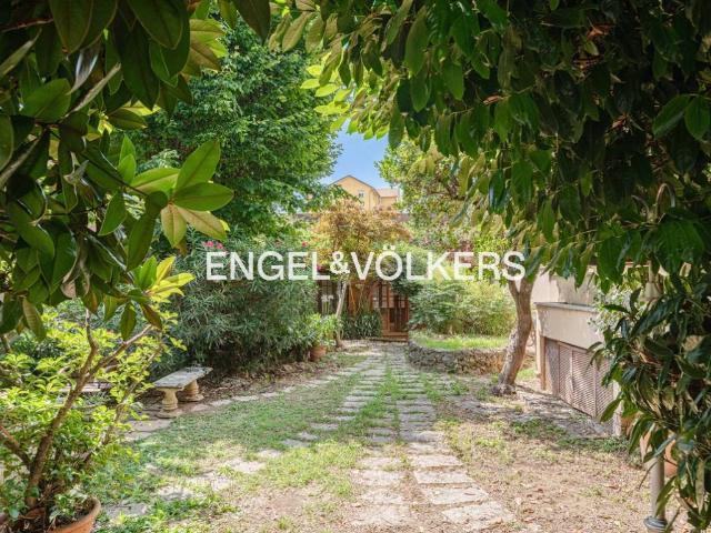 Villa Indipendente in vendita a San Carlo, Seregno