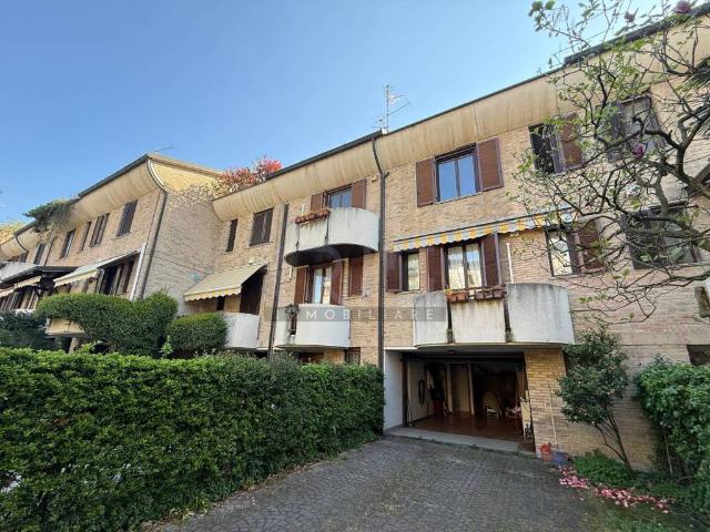 Villa Indipendente in vendita a Seregno, Lombardia