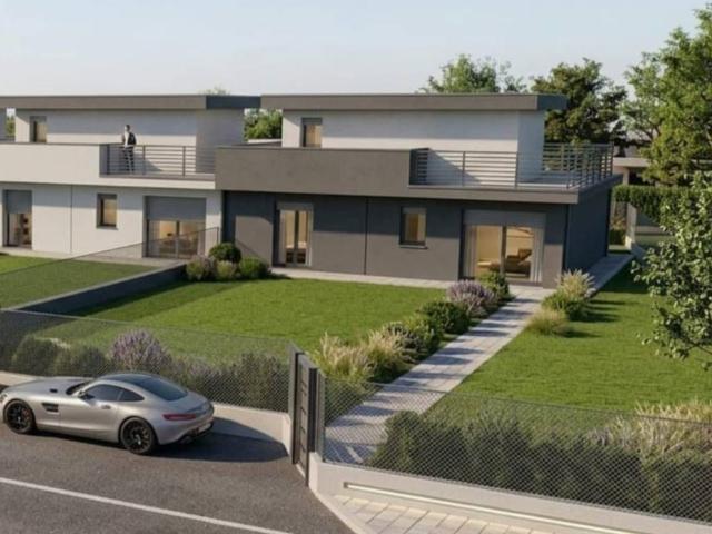 Villa Indipendente in vendita a Seregno, Lombardia