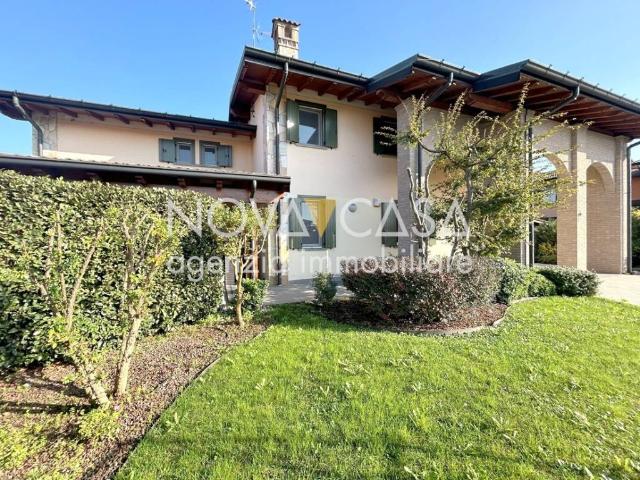 Villa Indipendente in vendita a Sergnano, Lombardia