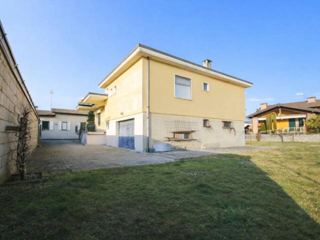 Villa Indipendente in vendita a Sergnano, Lombardia