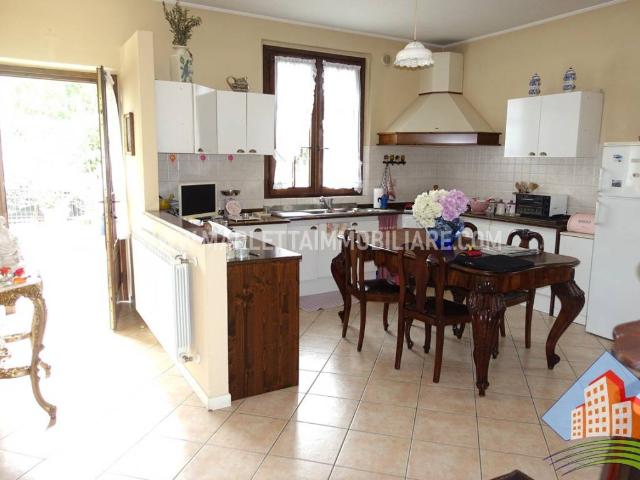 Villa Indipendente in vendita a Sergnano, Lombardia