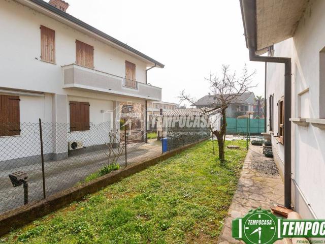 Villa Indipendente in vendita a Sergnano, Lombardia