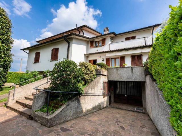 Villa Indipendente in vendita a Paderno, Seriate