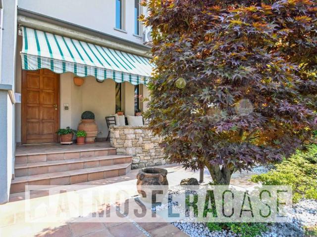 Villa Indipendente in vendita a Seriate, Lombardia