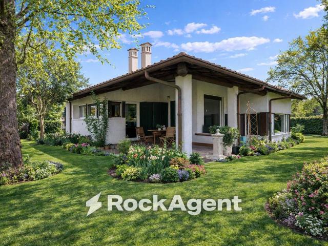 Villa Indipendente in vendita a Paderno, Seriate