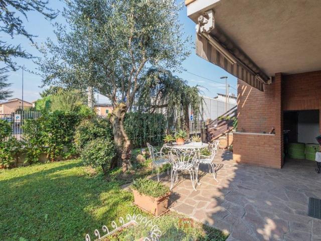 Villa Indipendente in vendita a Seriate, Lombardia
