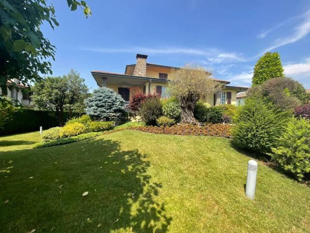 Villa Indipendente in vendita a Seriate, Lombardia