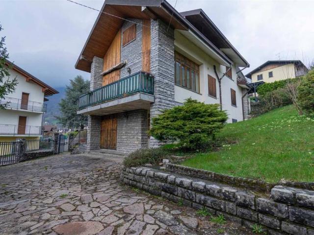 Villa Indipendente in vendita a Comunità Montana della Valle Brembana, Serina