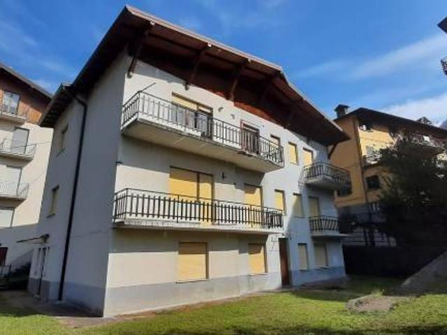 Villa Indipendente in vendita a Comunità Montana della Valle Brembana, Serina