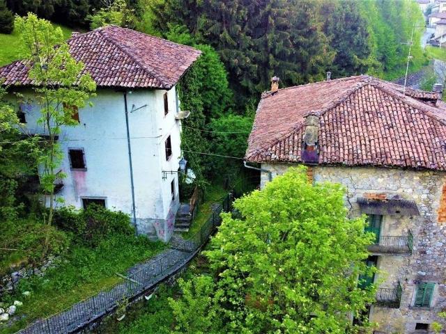 Villa Indipendente in vendita a Comunità Montana della Valle Brembana, Serina