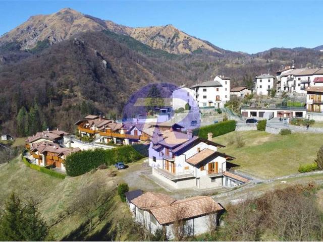 Villa Indipendente in vendita a Comunità Montana della Valle Brembana, Serina