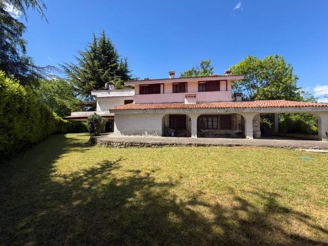 Villa Indipendente in vendita a Villa, Serle
