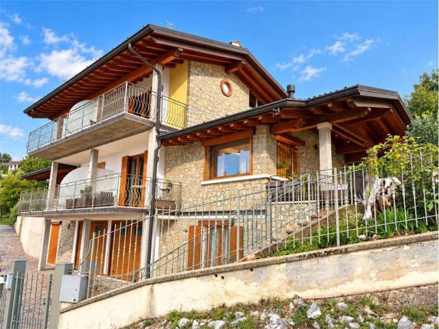 Villa Indipendente in vendita a Cocca, Serle