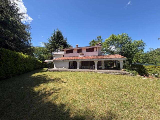 Villa Indipendente in vendita a Comunità montana della Valle Sabbia, Serle