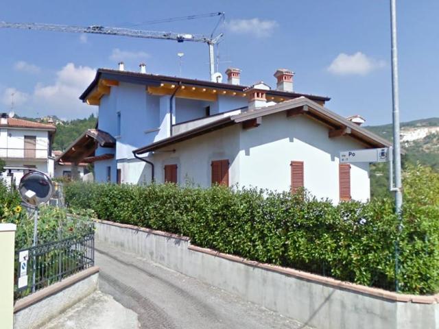 Villa Indipendente in vendita a Magrena, Serle
