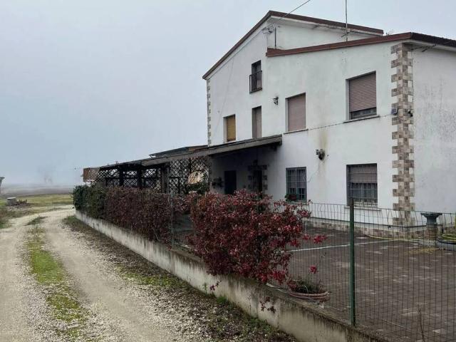 Villa Indipendente in vendita a Sermide e Felonica, Moglia Di Sermide