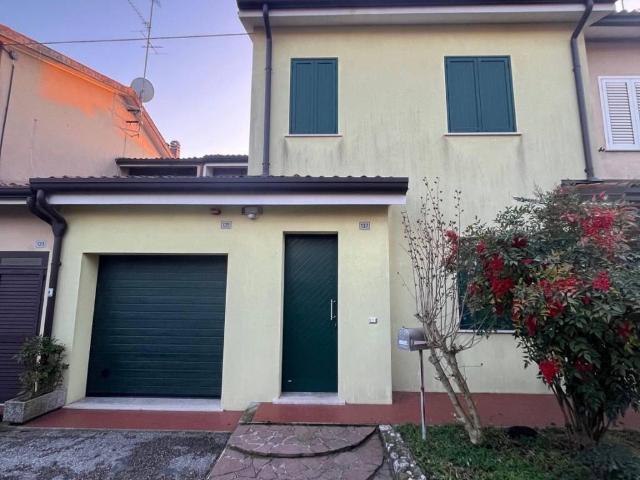 Villa Indipendente in vendita a Sermide e Felonica, Sermide