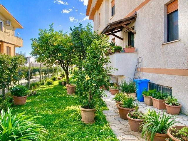 Villa Indipendente in vendita a Borgata Carrara, Sermoneta