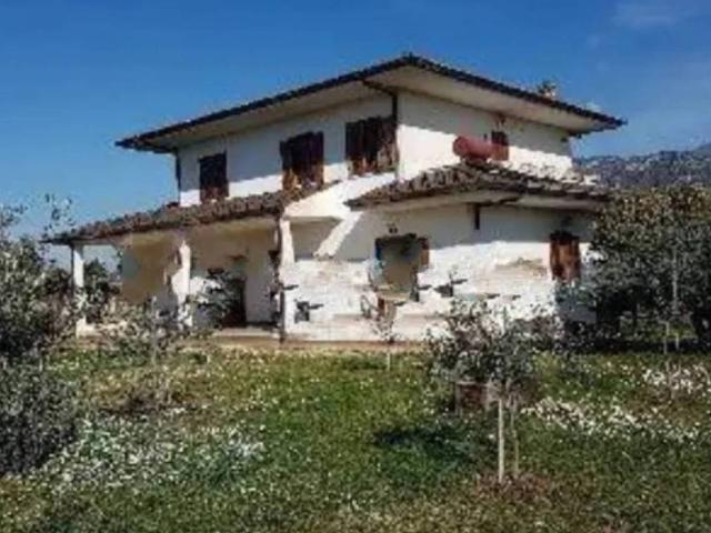 Villa Indipendente in vendita a Sermoneta, Lazio