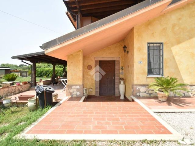 Villa Indipendente in vendita a Sermoneta, Lazio