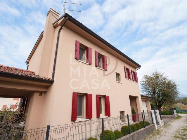 Villa Indipendente in vendita a Sernaglia Della Battaglia, Veneto