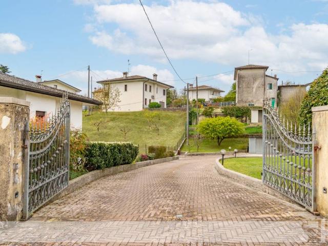 Villa Indipendente in vendita a Sernaglia Della Battaglia, Veneto