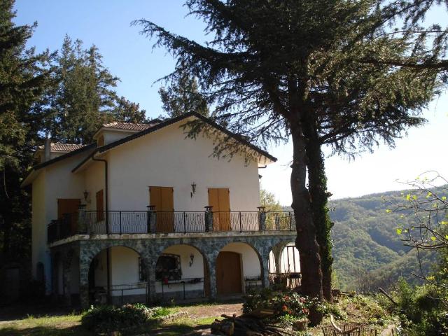 Villa Indipendente in vendita a Serra Riccò, Liguria