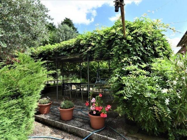 Villa Indipendente in vendita a Serra Riccò, Liguria