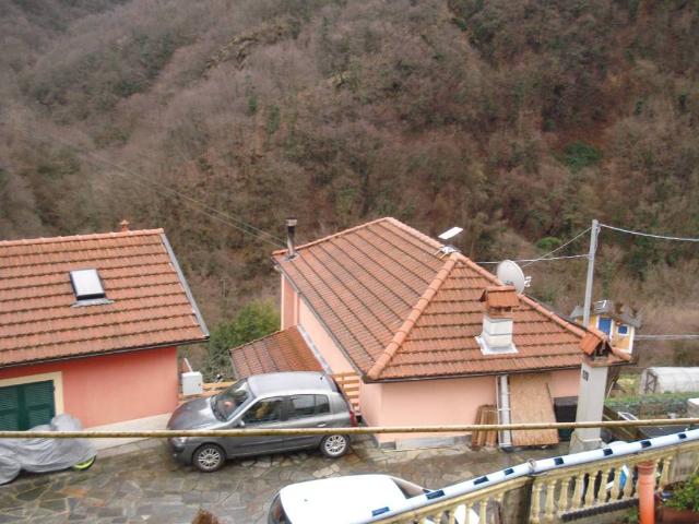 Villa Indipendente in vendita a Serra Riccò, Liguria