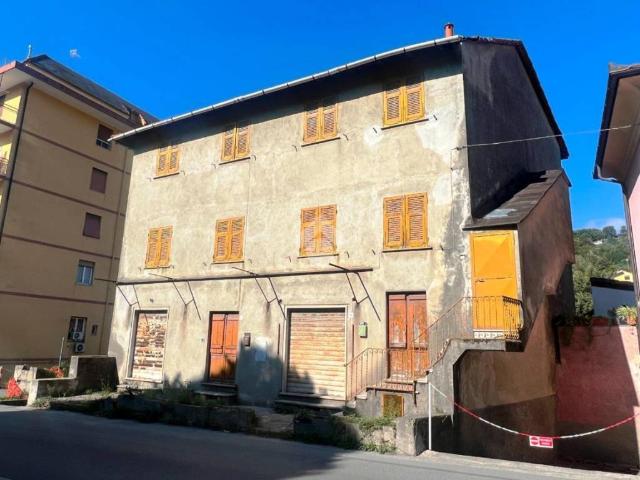 Villa Indipendente in vendita a Serra Riccò, Liguria