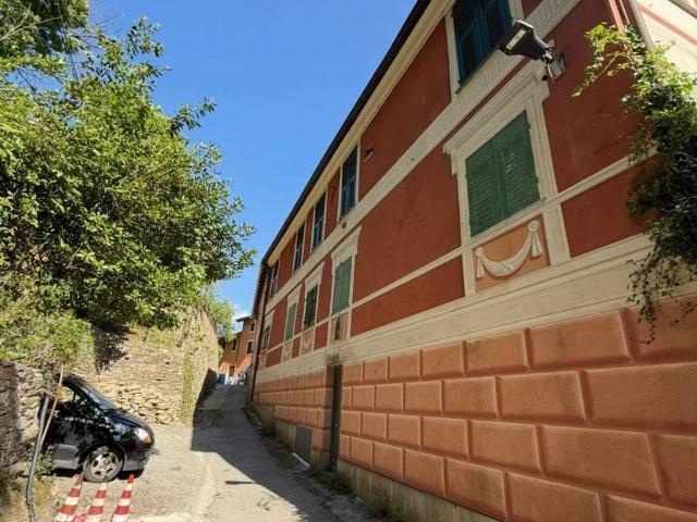 Villa Indipendente in vendita a Serra Riccò, Liguria