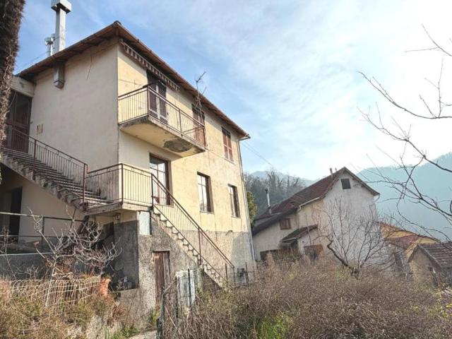 Villa Indipendente in vendita a Serra Riccò, Liguria