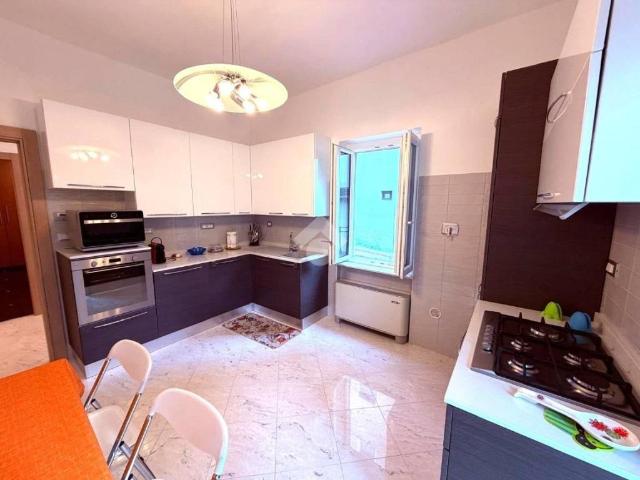 Villa Indipendente in vendita a Serra Riccò, Prelo