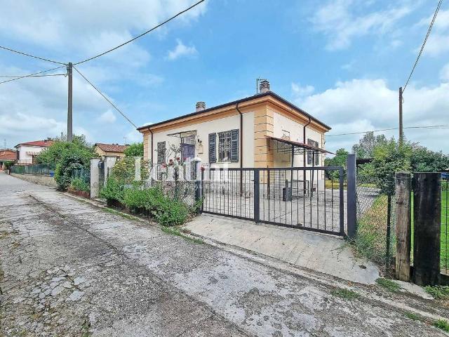 Villa Indipendente in vendita a Piemonte, Alessandria