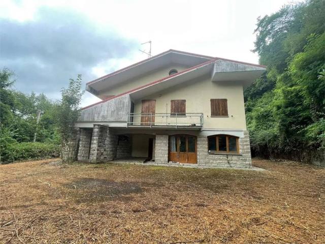 Villa Indipendente in vendita a Unione dei comuni del Frignano, Serramazzoni