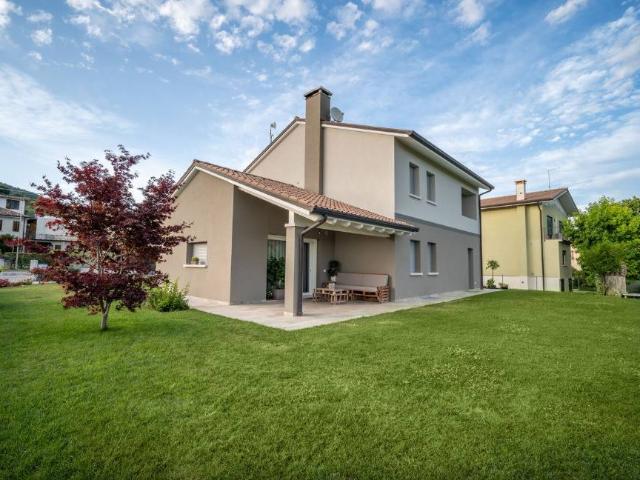 Villa Indipendente in vendita a Unione dei comuni del Frignano, Serramazzoni