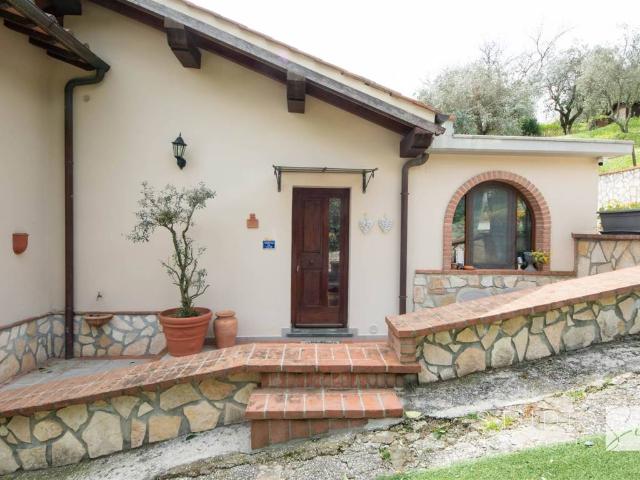 Villa Indipendente in vendita a Serravalle Pistoiese, Pistoia