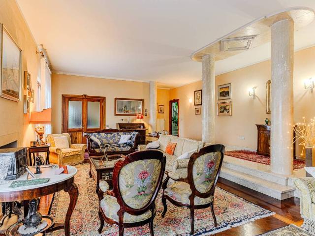 Villa Indipendente in vendita a Serravalle Pistoiese, Toscana