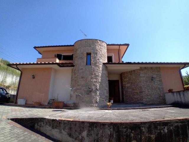 Villa Indipendente in vendita a Serravalle Pistoiese, Pistoia