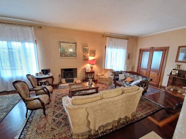 Villa Indipendente in vendita a Serravalle Pistoiese, Toscana