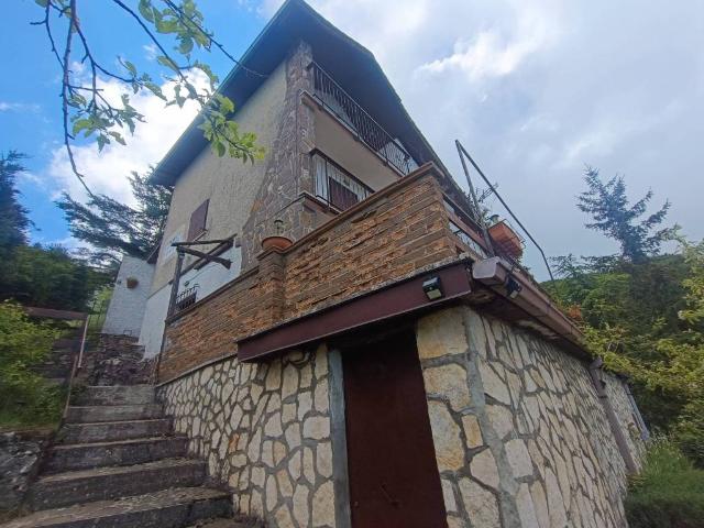 Villa Indipendente in vendita a Serrone, Lazio
