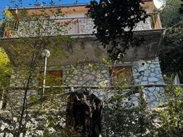 Villa Indipendente in vendita a Serrone, Lazio