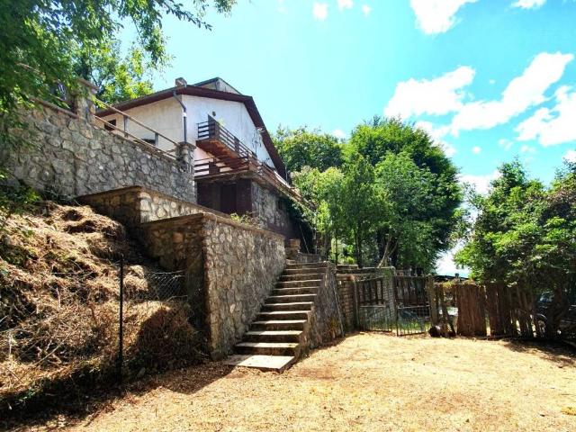 Villa Indipendente in vendita a Serrone, Lazio